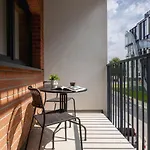 Szálloda Lokum Salsa With Balcony & Parking Cracow By Renters Krakkó