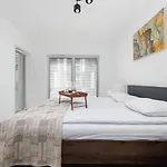 Lokum Salsa With Balcony & Parking Cracow By Renters * Krakkó