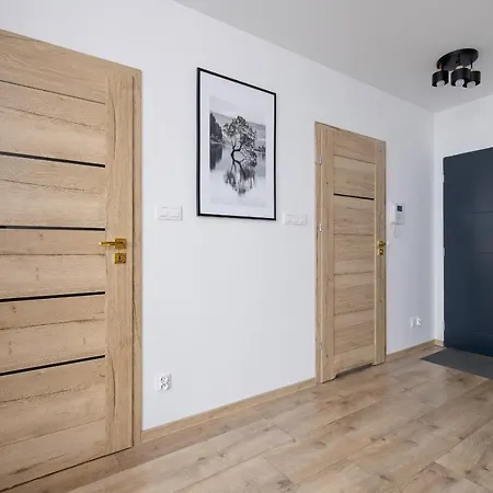 Hotell Lokum Salsa With Balcony & Parking Cracow By Renters Kraków