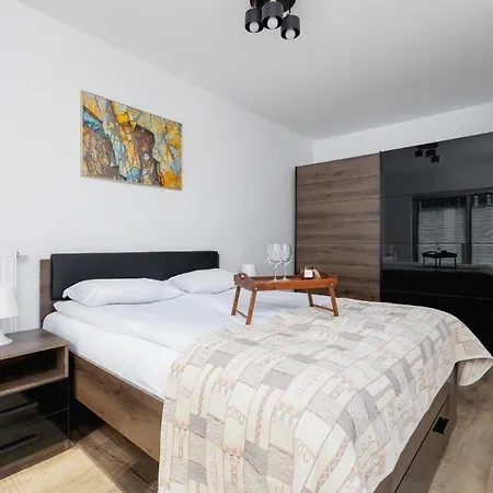 Hotell Lokum Salsa With Balcony & Parking Cracow By Renters